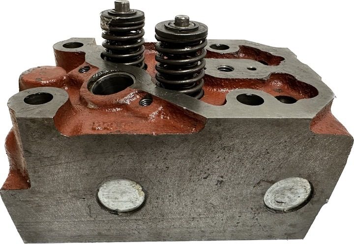 URSUS C-360 C4011 C-355 C355 ENGINE HEAD COMPLETE WITH VALVES