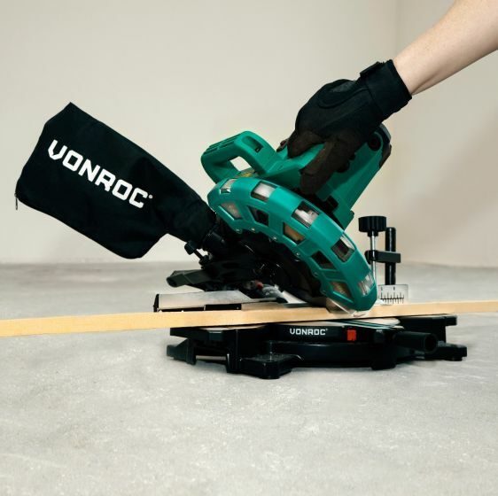 VONROC Kapp - Gehrungssäge 1700W - Ø 216 mm Sägeblatt mit 40 Sägezähnen mit Laser und LED