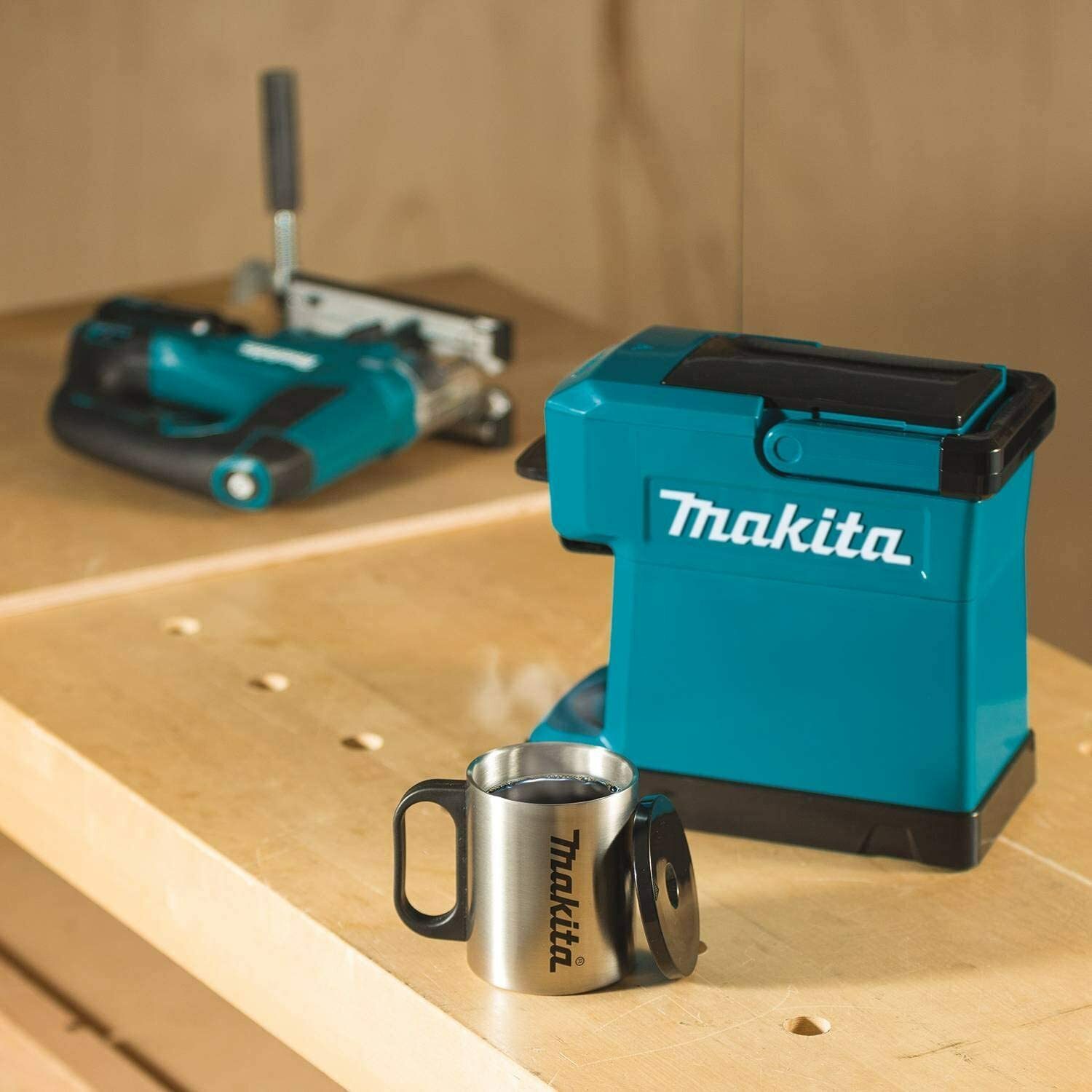 Makita DCM501Z Kaffeemaschine 18 V (ohne Akku, ohne Ladegerät), Schwarz