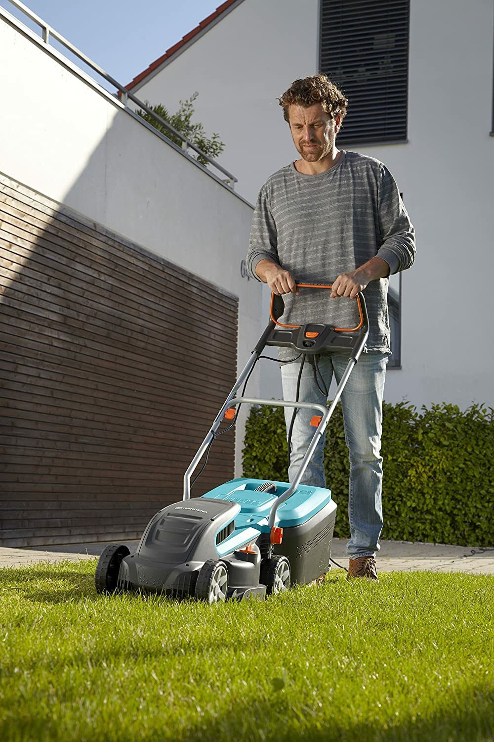 Gardena PowerMax Elektro-Rasenmäher 1400/34: Rasenmäher bis 400 m², 34 cm Schnittbreite, 40 l Fassungsvermögen, ErgoTec Plus-Griff (5034-20)