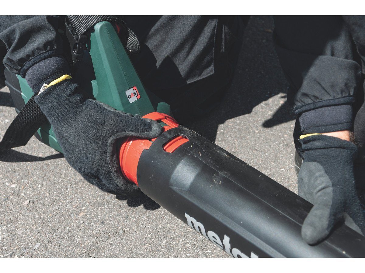 #TAGESDEAL# Metabo Akku-Laubbläser LB 18 LTX BL 18V, 150 km/h Luftgeschwindigkeit, bürstenlos (inkl. Tragegurt, gummierter Griff, Akkus und Ladegerät)