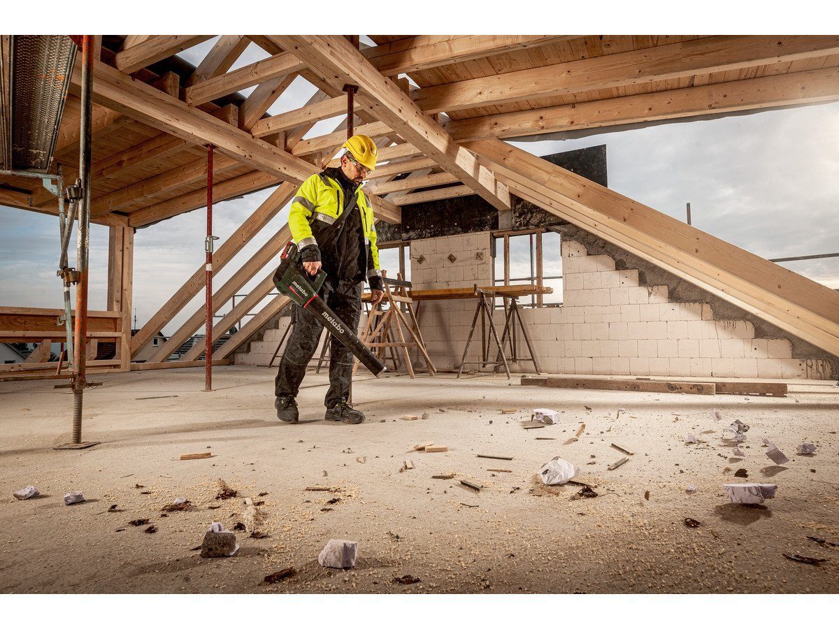 #TAGESDEAL# Metabo Akku-Laubbläser LB 18 LTX BL 18V, 150 km/h Luftgeschwindigkeit, bürstenlos (inkl. Tragegurt, gummierter Griff, Akkus und Ladegerät)