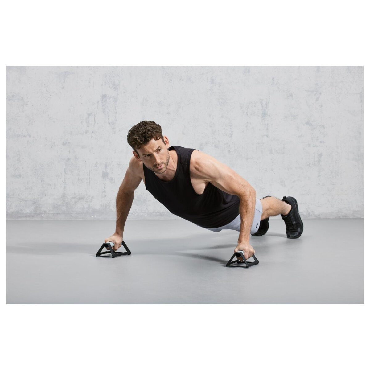 Stretch band / ankle weights 0.5 kg set of 2 / mini bands set of 3 / loop band / push-up handles set of 2 / hand trainer