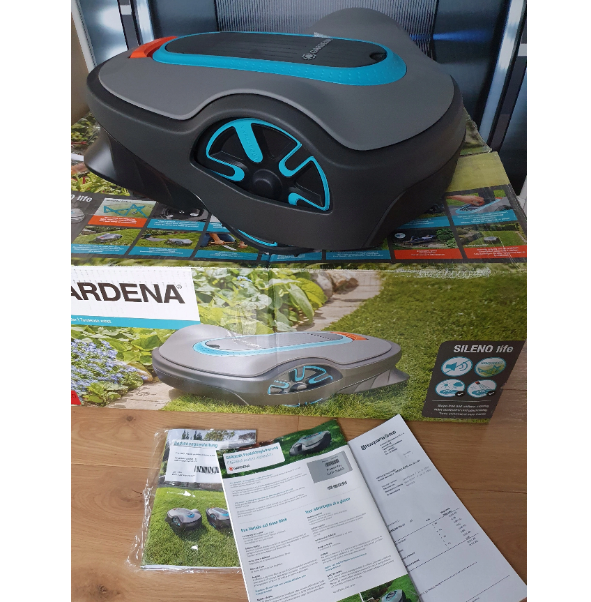 Gardena SILENO life: Mähroboter für Rasenflächen bis 750 m², Bluetooth-App bedienbar, Easy-Passage-Funktion, mit 57 db(A) sehr leise, Steigungen bis zu 35 Prozent, mäht bei jedem Wetter (15101-20)