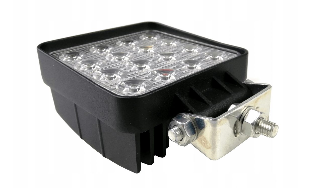 2x Arbeitsscheinwerfer Landmaschine LKW LED-Lampe 16 x 3 W stark 48 W