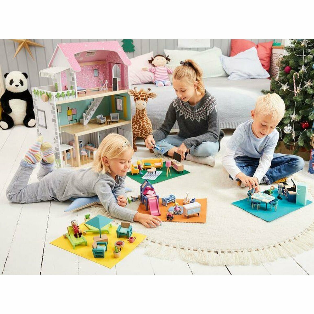 PLAYTIVE® Puppenhaus mit viel Zubehör und großzügigen Ausschnitten zum Spielen