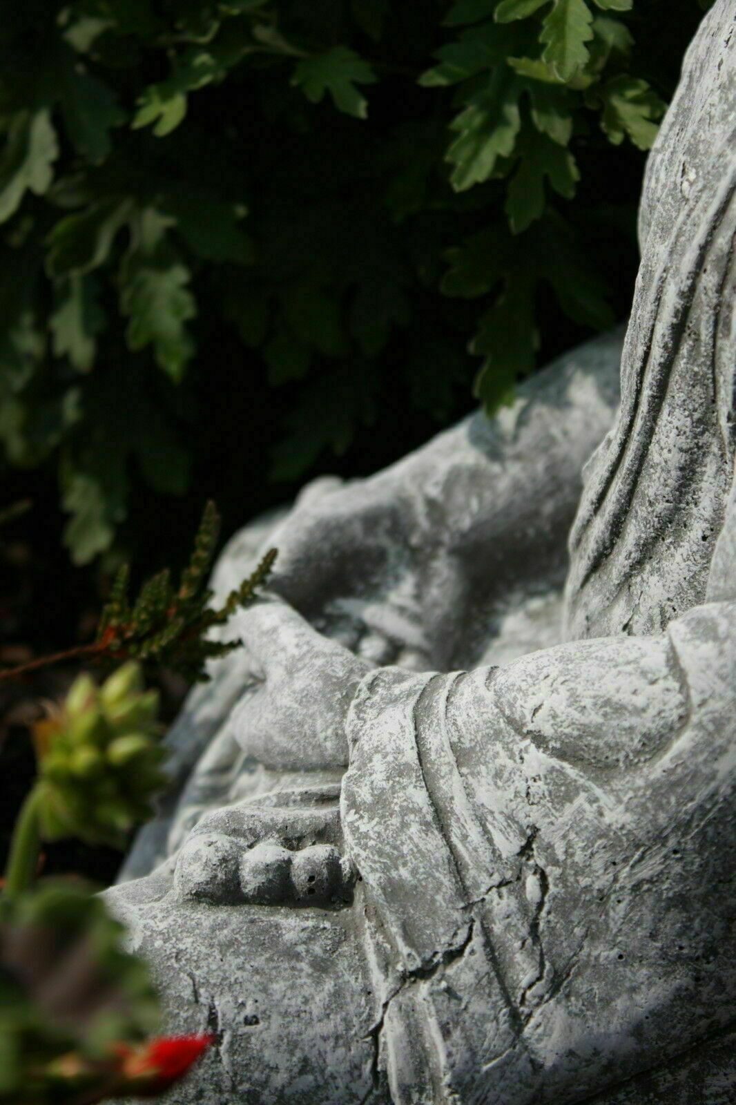 Deko-Steinfigur groß Buddha Shiva. Frostsichere Garten-Deko-Gartenfigur aus Steinguss
