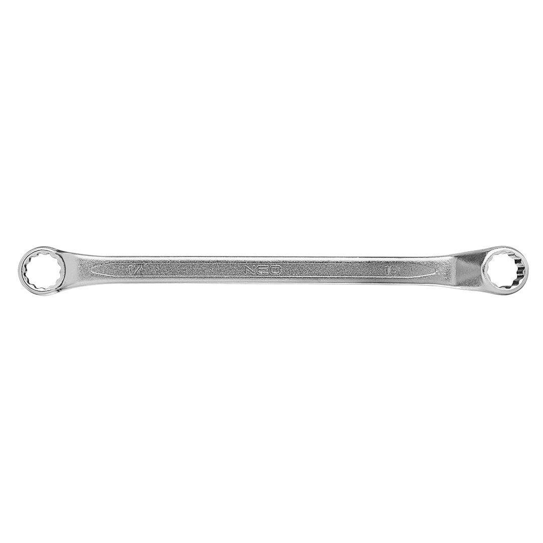 The socket wrench is bent
