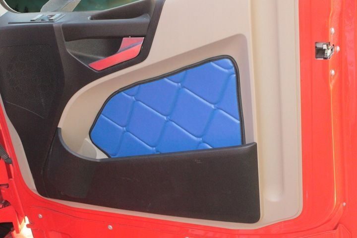 Handgefertigter Mercedes Actros MP4 Fußmatten Teppich Komplettset Leder Blau Komplettset mit Türverkleidungsgriff Starterset