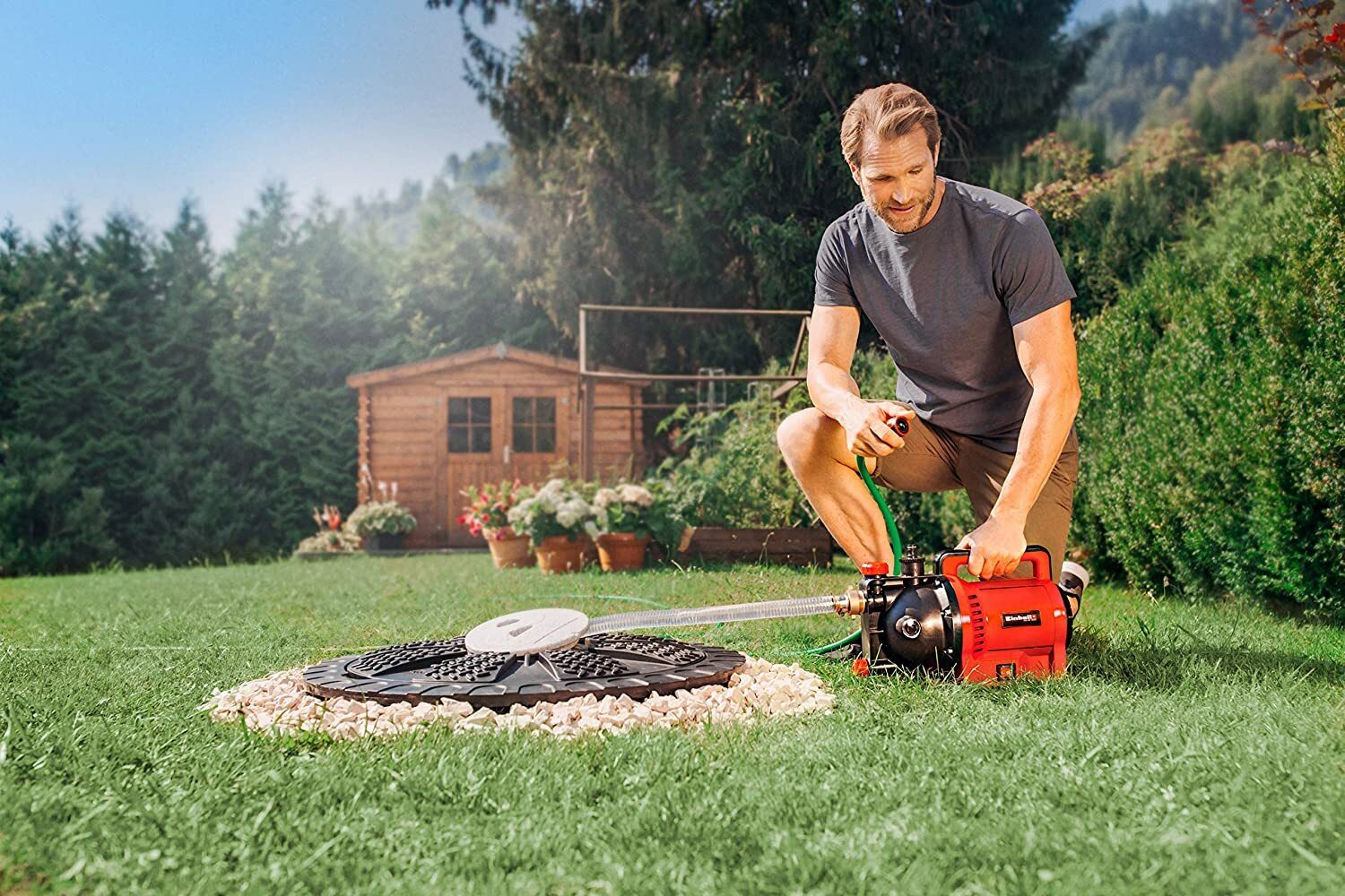 Einhell Gartenpumpe GC-GP 1045 (1.050 W, max. 4500 L/h, max. Förderhöhe 48 m, Wasserfüllanzeige, Wassereinfüllöffnung/Ablassschraube, Frostschutz, Thermoschutz)