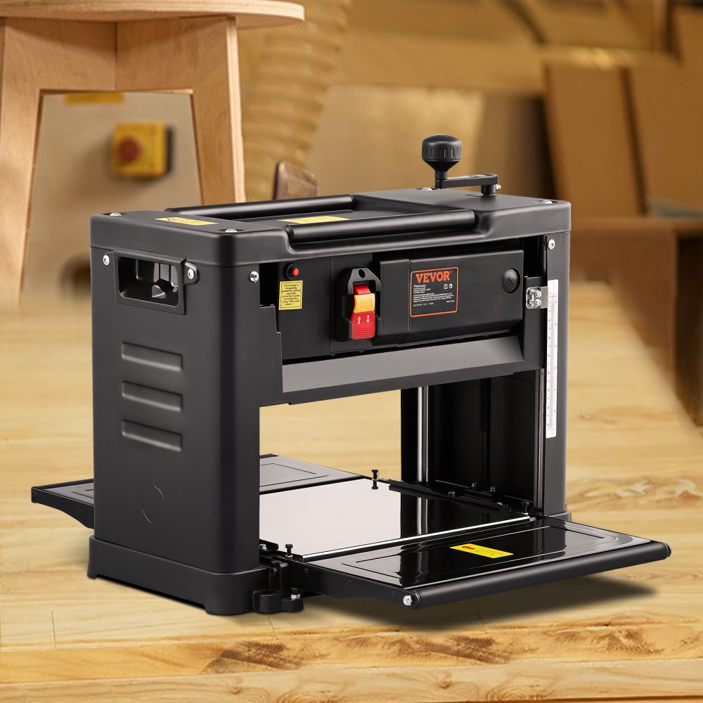 Dikteschaaf 1800 W met 2 HS-schaafmessen, werktafel 330 mm breed Max. snijdikte 15 cm schaafmachine Ideaal voor houtbewerking voor timmerlieden, doe-het-zelvers en decorateurs Dikteschaaf 1800 W met 2 HS-schaafmessen, werktafel 330 mm breed Max. snijdikte 15 cm schaafmachine Ideaal voor houtbewerking voor timmerlieden, doe-het-zelvers en decorateurs