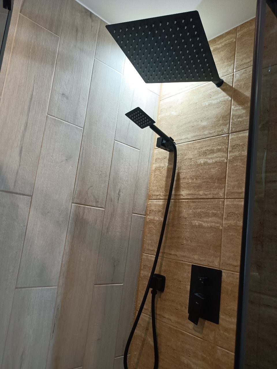 Design rain shower concealed shower set overhead shower with hand shower