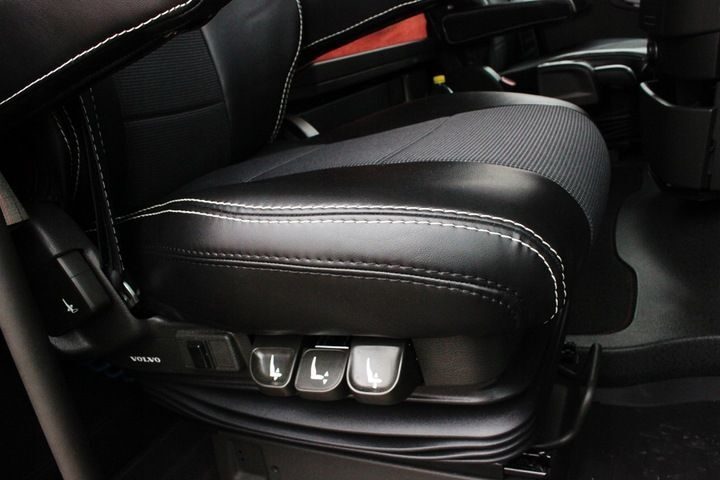 Handgefertigte VOLVO FH LKW-SITZBEZÜGE VOLVO FH4 FH 4 EURO 6 ECO Komplettset schwarz