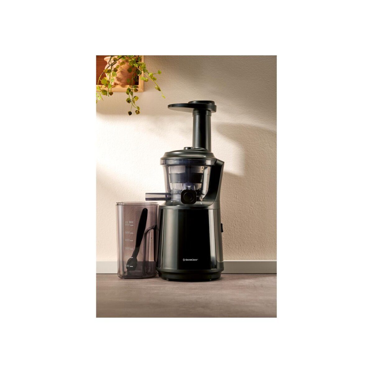 SILVERCREST® Slow Juicer, also suitable for hard vegetables