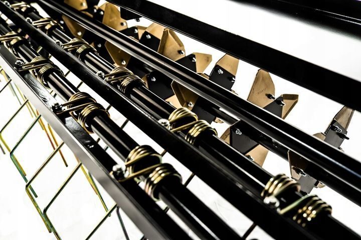 Belüfter Vertikutierer 2-in-1 HÖHENVERSTELLBAR Komplettset Sportanlage Rasentraktor Anhänger