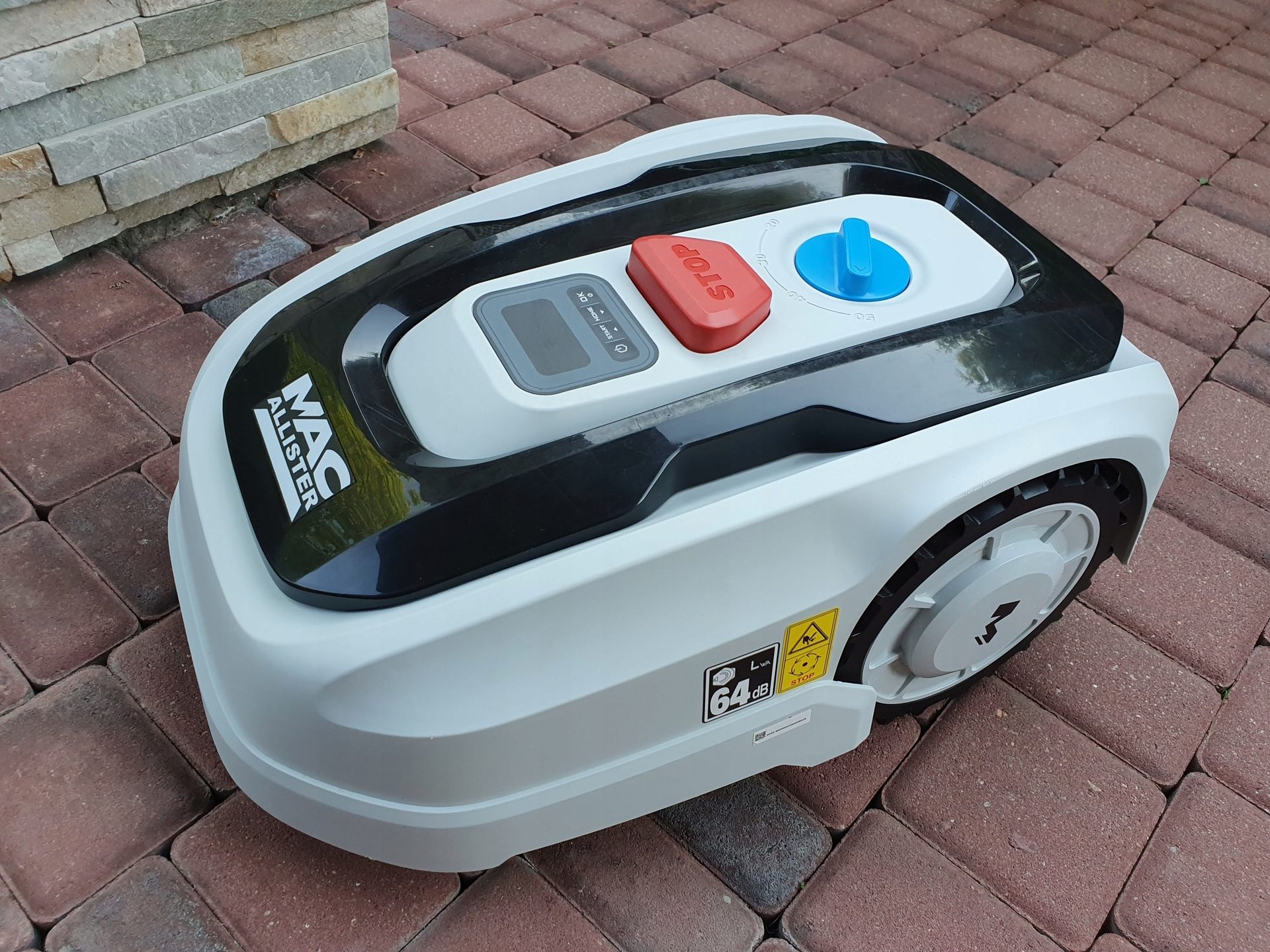 Robotic lawn mower MacAllister MRM250 (WORX S300)