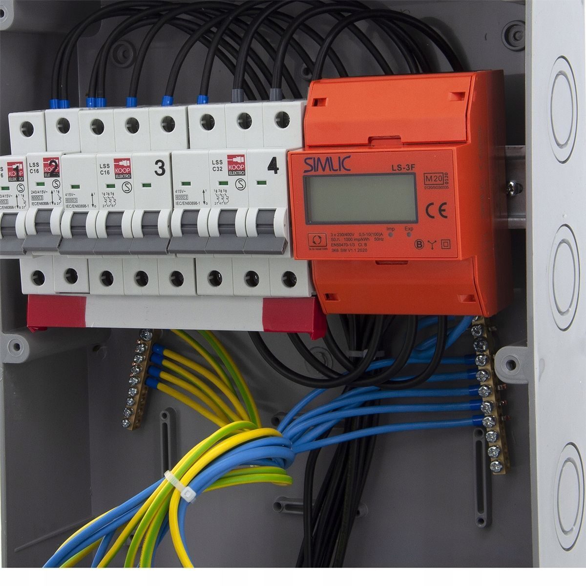 Elektrischer Wandverteiler 1x 16A / 1x 32A / 4x230V Komplettset Baustromverteiler mit digitalen Zählern