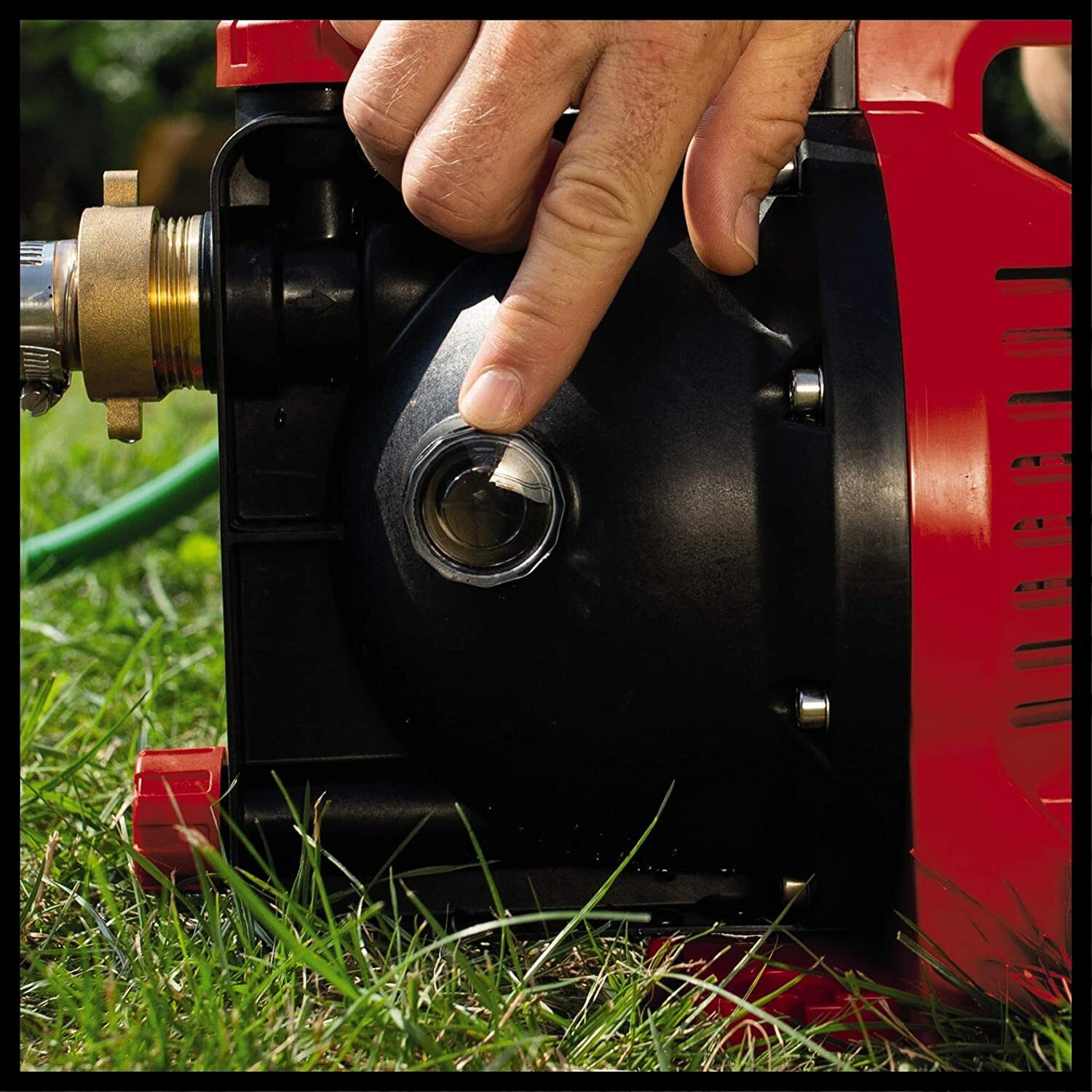 Einhell Gartenpumpe GC-GP 1045 (1.050 W, max. 4500 L/h, max. Förderhöhe 48 m, Wasserfüllanzeige, Wassereinfüllöffnung/Ablassschraube, Frostschutz, Thermoschutz)